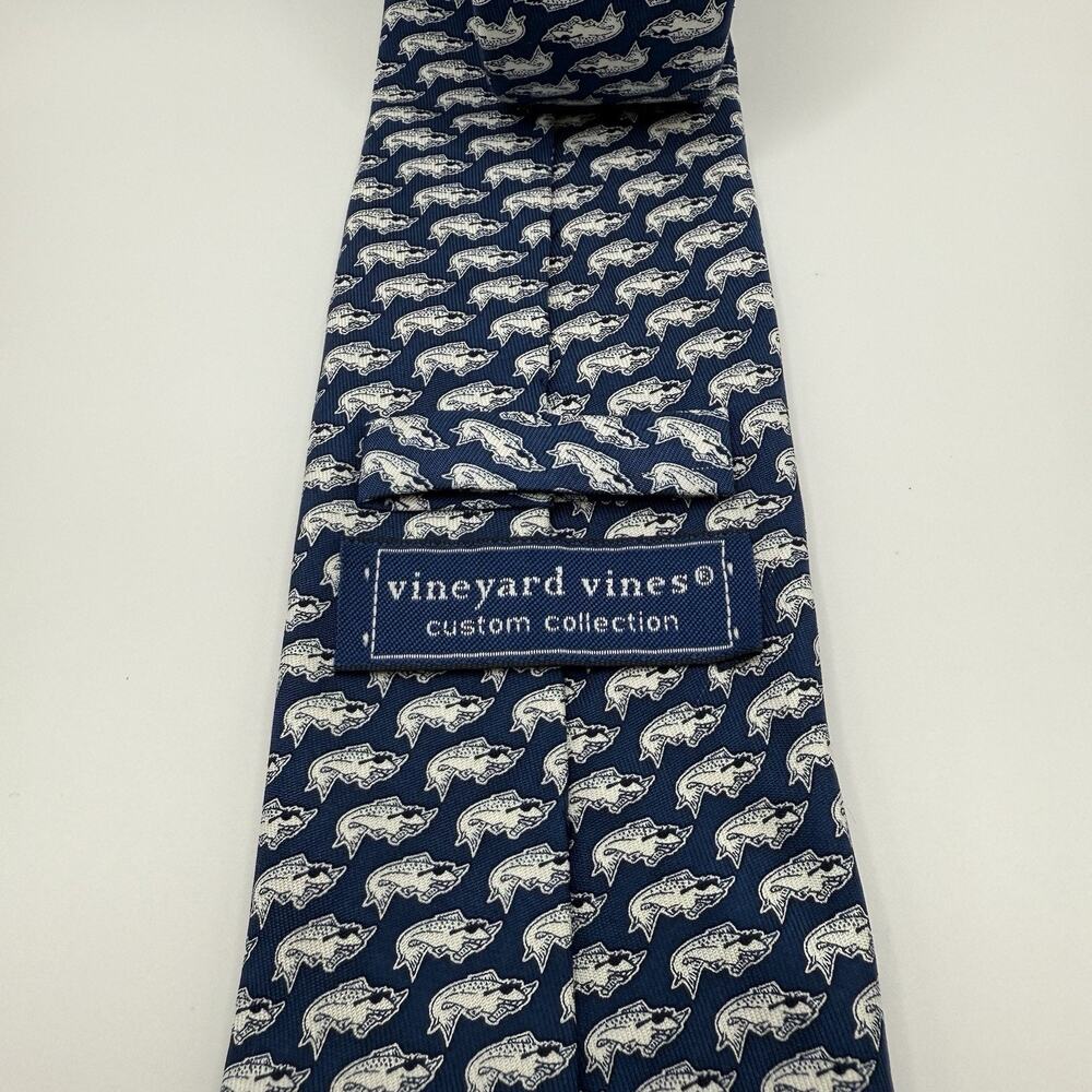 Vineyard Vines 100% Silk Tie Blue Navy/White Fish Print Sunglasses Fun Quirky‎ - Picture 5 of 10